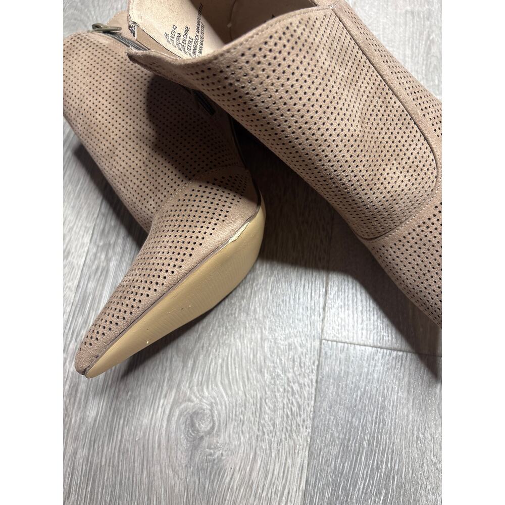 JustFab Chic Peek Perforated Ankle Boots Size 11 Taupe Tan Open Side Pointed Toe - Picture 9 of 10